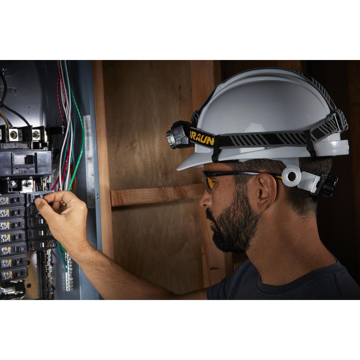 BRAUN 700 Lumen Adjustable Rechargeable LED Headlamp