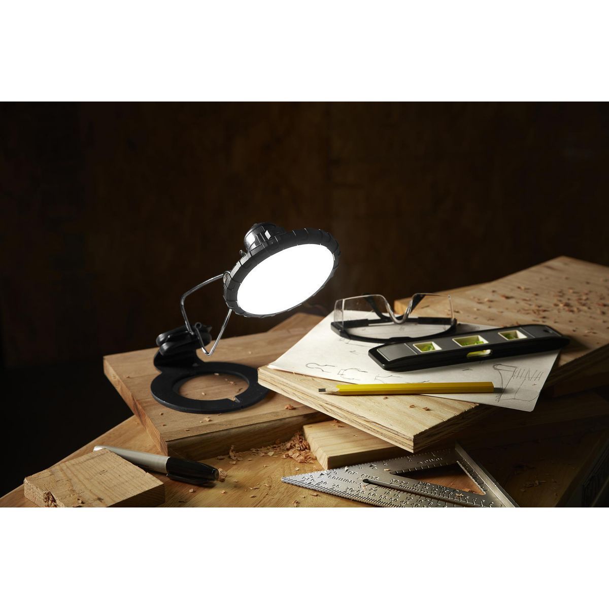 BRAUN 800 Lumen LED Clamp Light