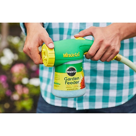 Miracle-Gro 1 lb. Garden Feeder