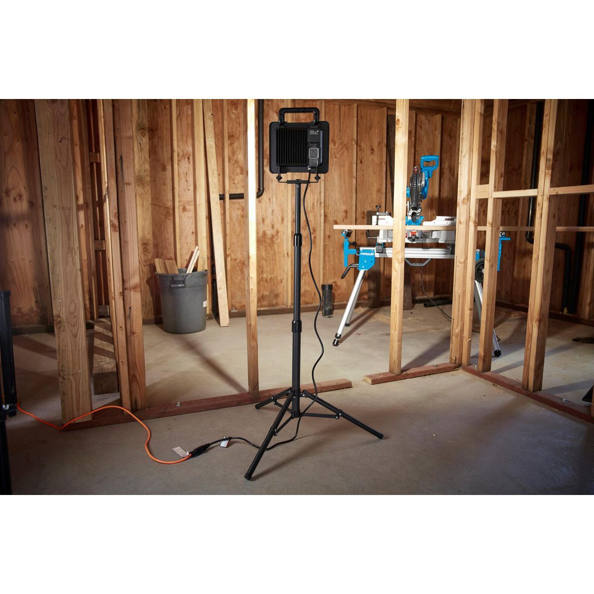 BRAUN Adjustable Work Light Tripod