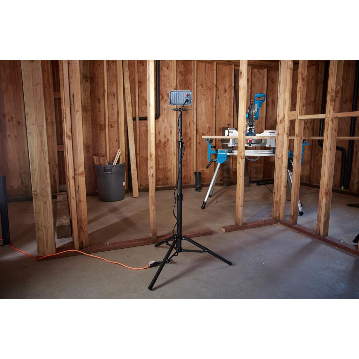 BRAUN Adjustable Work Light Tripod