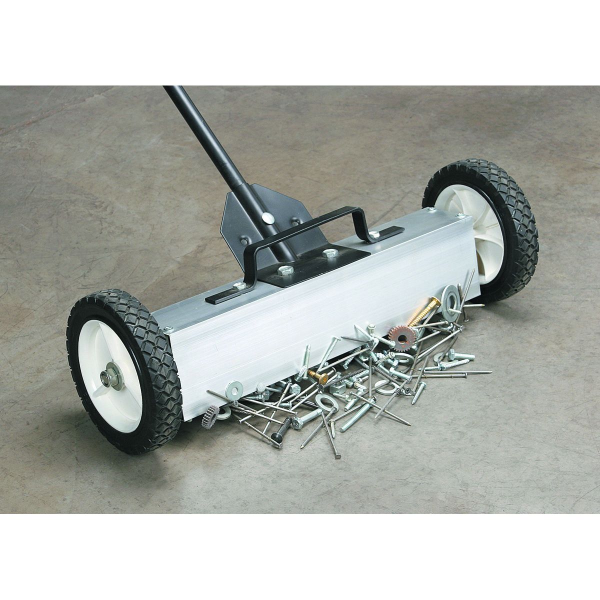 22 In. Magnetic Floor Sweeper with Release